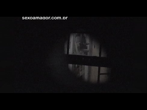 ❤️ Si Blondie ay lihim na nakunan ng video ng isang voyeur ng kapitbahayan na nakatago sa likod ng mga guwang na brick ️ Anal video sa amin